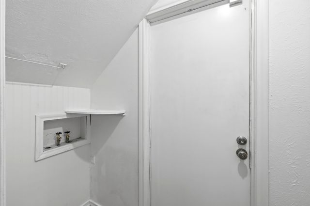 806 Waggoner Drive, Arlington, TX 76013