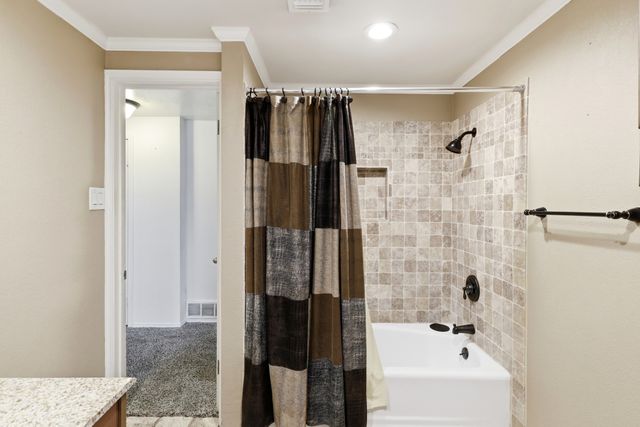 806 Waggoner Drive, Arlington, TX 76013