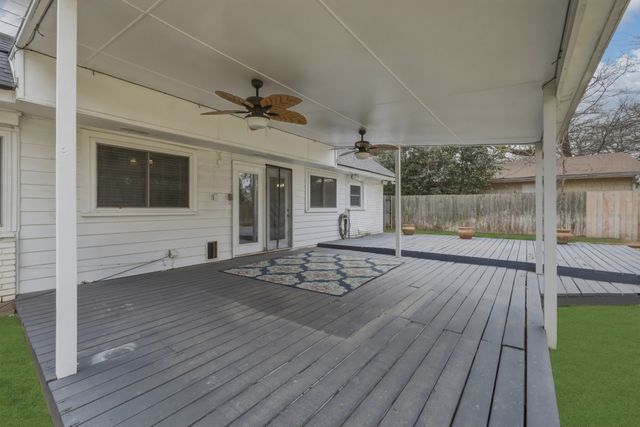 806 Waggoner Drive, Arlington, TX 76013