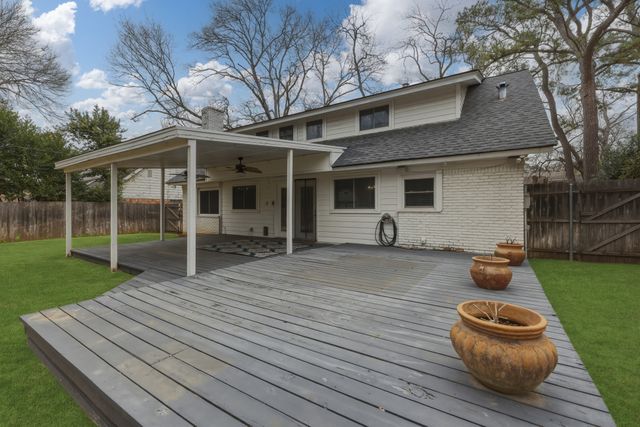 806 Waggoner Drive, Arlington, TX 76013