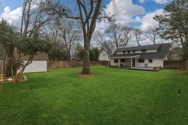 806 Waggoner Drive, Arlington, TX 76013