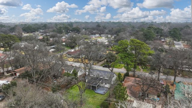 806 Waggoner Drive, Arlington, TX 76013