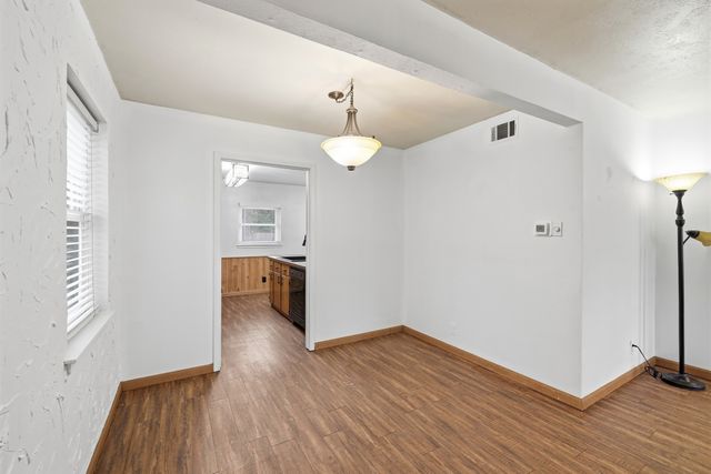 806 Waggoner Drive, Arlington, TX 76013