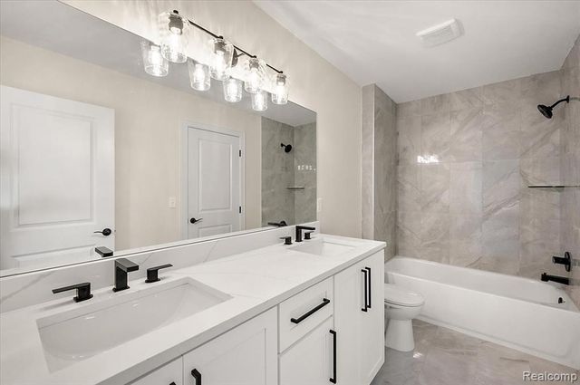 24462 Sawgrass Drive, Macomb, MI 48042