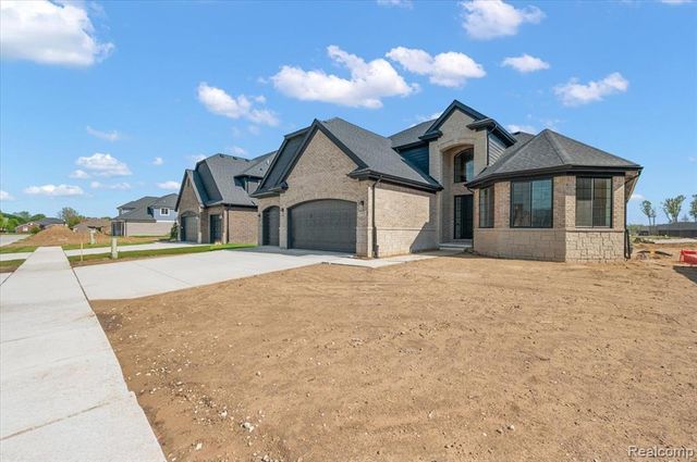24462 Sawgrass Drive, Macomb, MI 48042