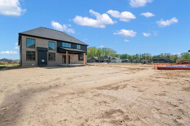 24462 Sawgrass Drive, Macomb, MI 48042