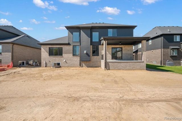 24462 Sawgrass Drive, Macomb, MI 48042