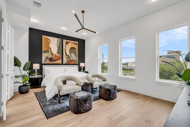 3 N St Charles St F Street, Houston, TX 77003