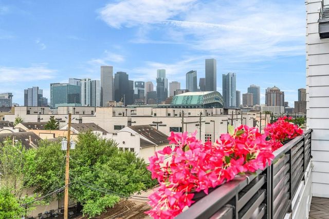 3 N St Charles St F Street, Houston, TX 77003