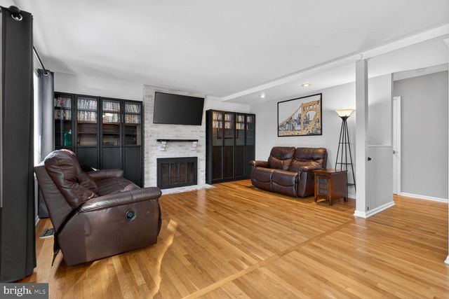 5610 WOOD THRUSH CT, Fairfax, VA 22032