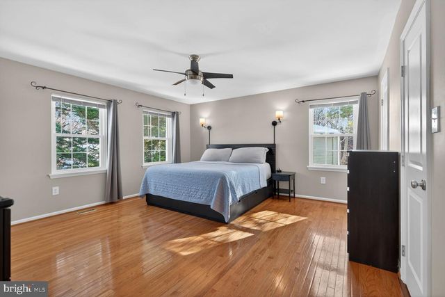 5610 WOOD THRUSH CT, Fairfax, VA 22032