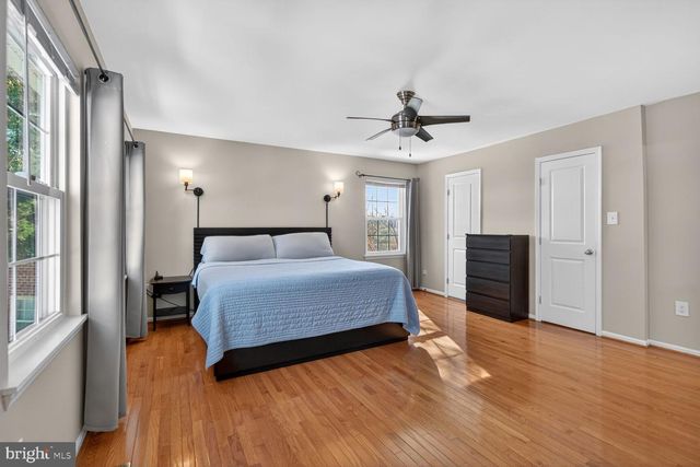 5610 WOOD THRUSH CT, Fairfax, VA 22032