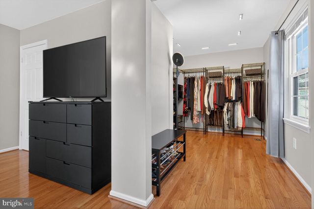 5610 WOOD THRUSH CT, Fairfax, VA 22032