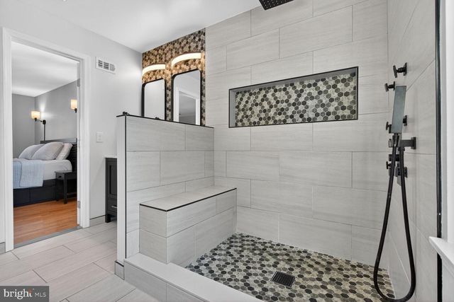 5610 WOOD THRUSH CT, Fairfax, VA 22032