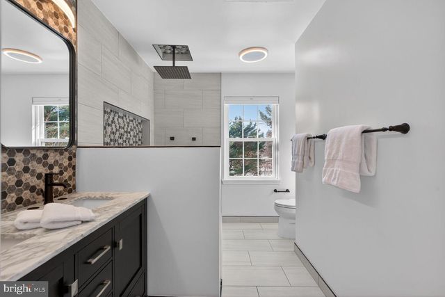 5610 WOOD THRUSH CT, Fairfax, VA 22032