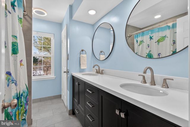 5610 WOOD THRUSH CT, Fairfax, VA 22032