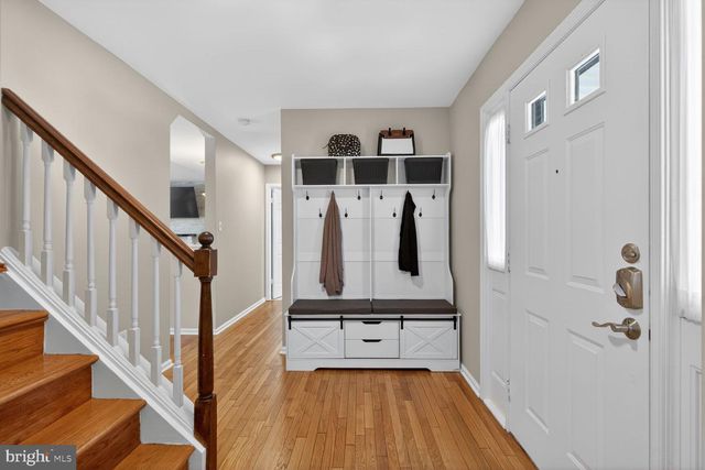 5610 WOOD THRUSH CT, Fairfax, VA 22032