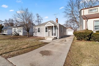 18777 Kingsville Street, Harper Woods, MI 48225