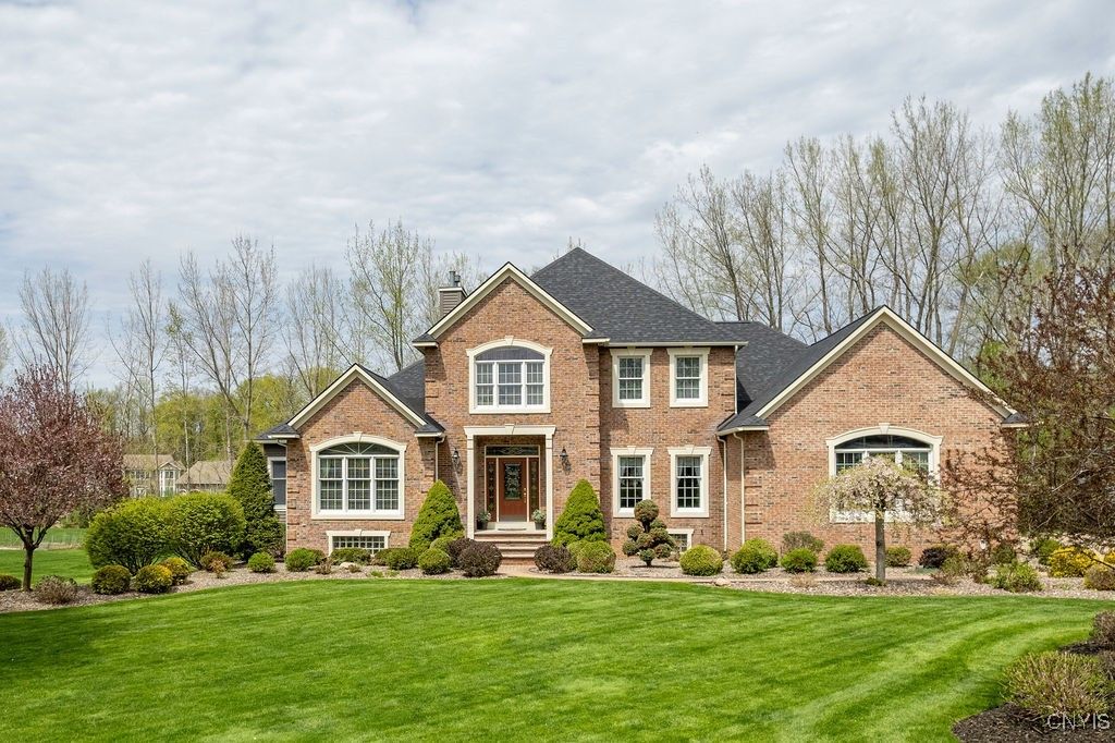 1968 Penfold Way, Lysander, NY 13027