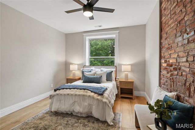 4165 Russell Boulevard, St Louis, MO 63110
