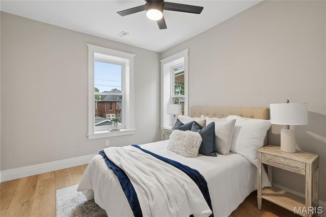 4165 Russell Boulevard, St Louis, MO 63110