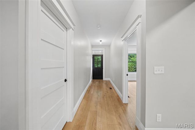 4165 Russell Boulevard, St Louis, MO 63110