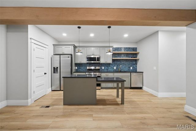 4165 Russell Boulevard, St Louis, MO 63110