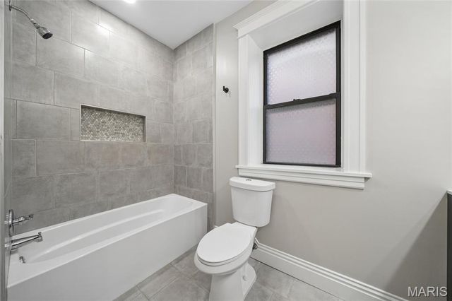 4165 Russell Boulevard, St Louis, MO 63110