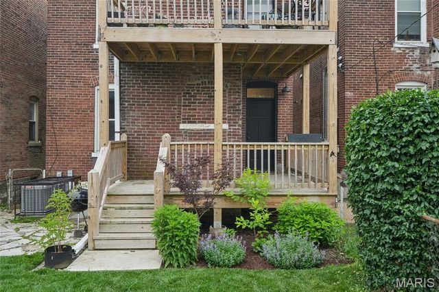 4165 Russell Boulevard, St Louis, MO 63110