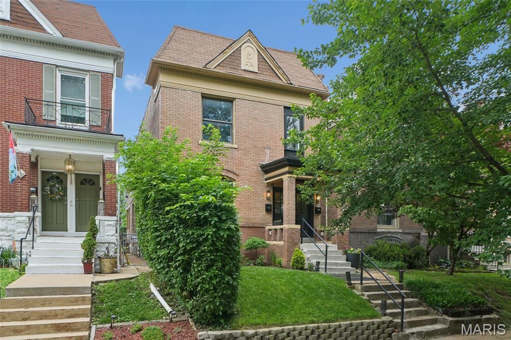 4165 Russell Boulevard, St Louis, MO 63110