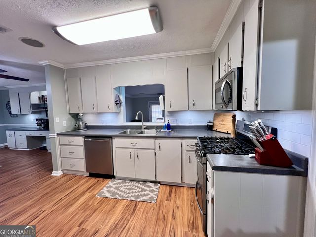 107 Pine Hill Circle, Byron, GA 31008