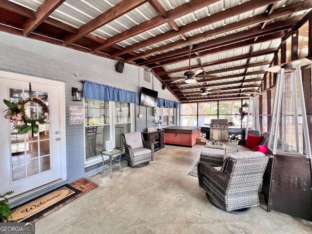 107 Pine Hill Circle, Byron, GA 31008