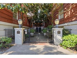 2083 Nw JOHNSON St 64, Portland, OR 97209