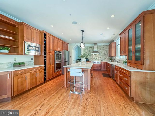 2212 CORSON LN, New Hope, PA 18938