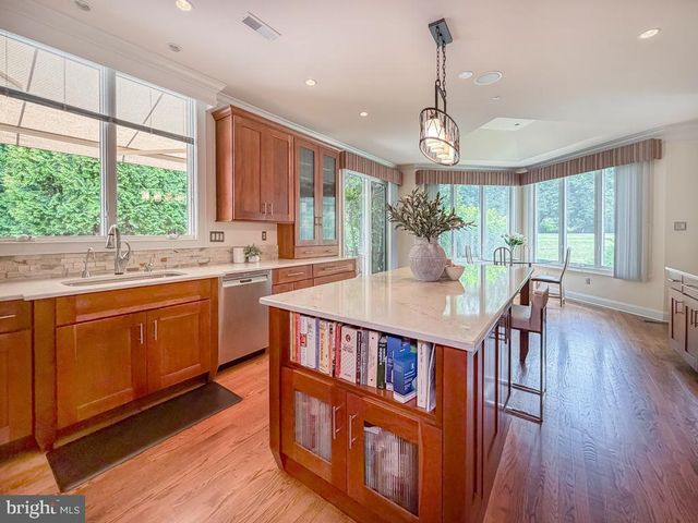 2212 CORSON LN, New Hope, PA 18938