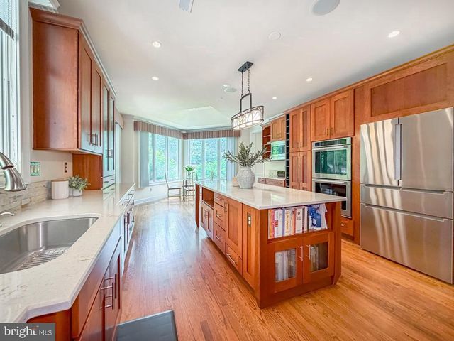 2212 CORSON LN, New Hope, PA 18938