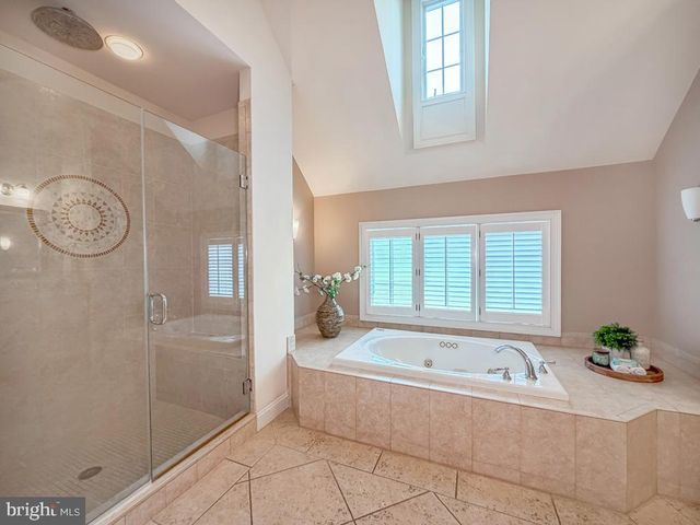 2212 CORSON LN, New Hope, PA 18938