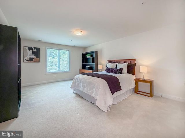 2212 CORSON LN, New Hope, PA 18938