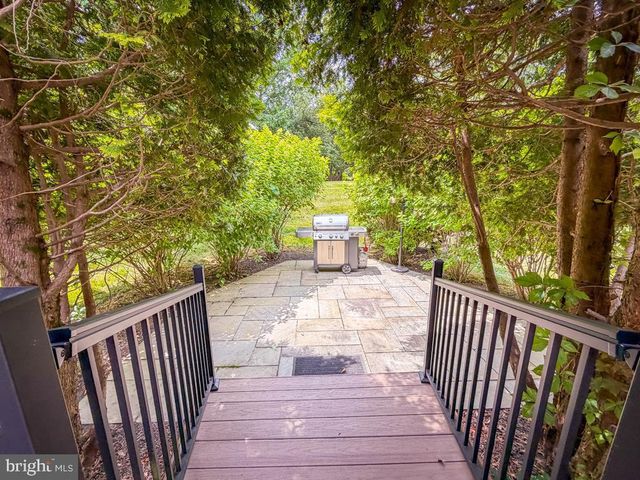 2212 CORSON LN, New Hope, PA 18938