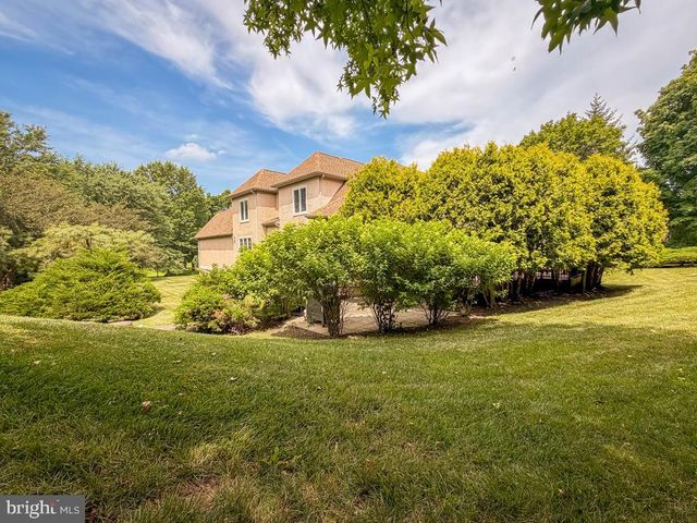 2212 CORSON LN, New Hope, PA 18938