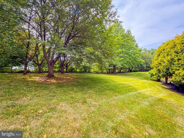 2212 CORSON LN, New Hope, PA 18938