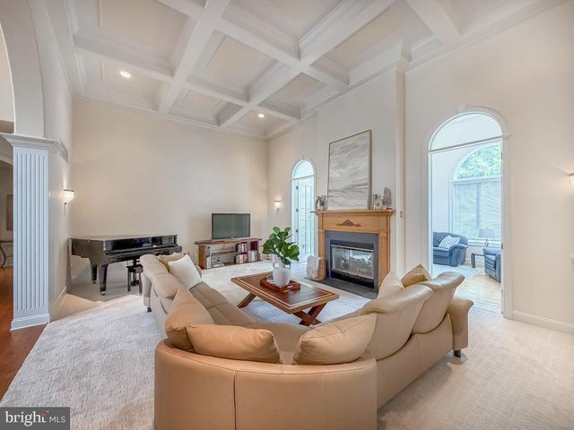 2212 CORSON LN, New Hope, PA 18938