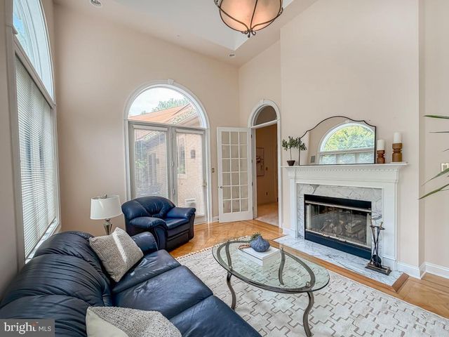 2212 CORSON LN, New Hope, PA 18938