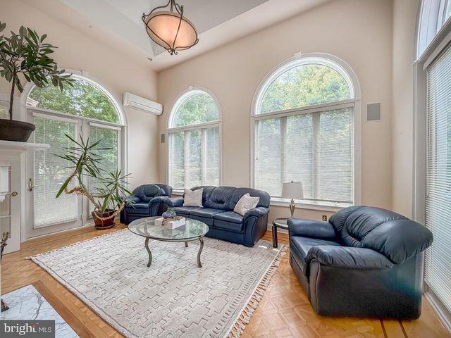 2212 CORSON LN, New Hope, PA 18938