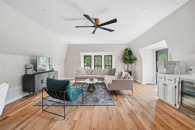 6030 Club Oaks Drive, Dallas, TX 75248