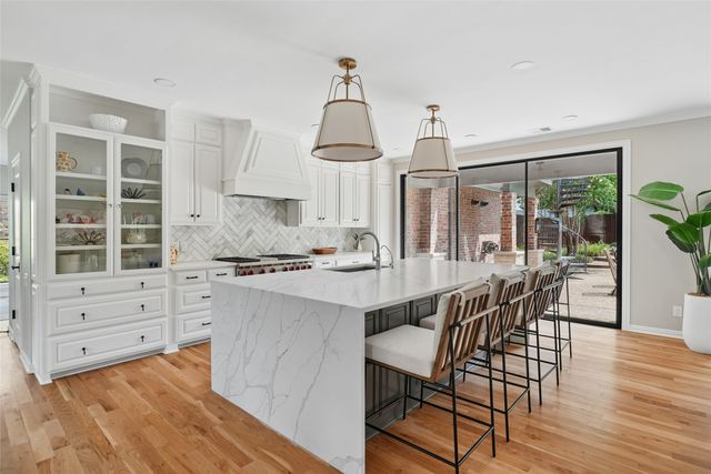 6030 Club Oaks Drive, Dallas, TX 75248