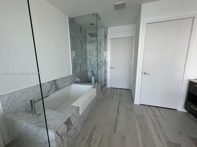 480 NE 31st St 1902, Miami, FL 33137