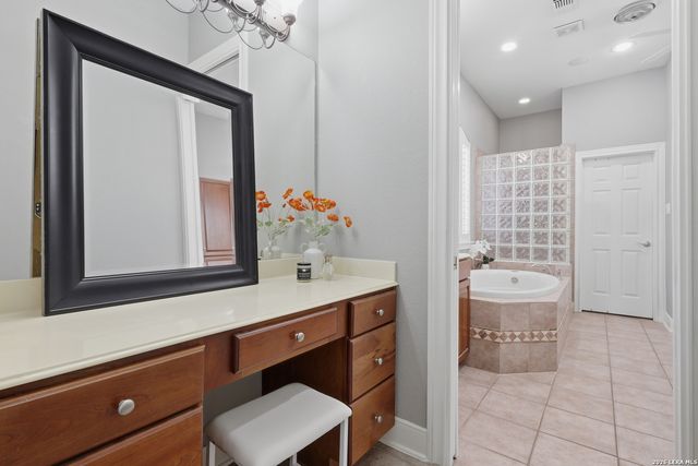 615 Pinon Blvd, San Antonio, TX 78260