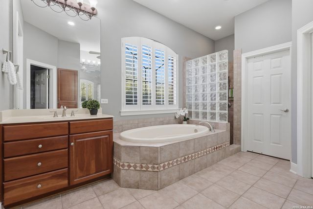 615 Pinon Blvd, San Antonio, TX 78260