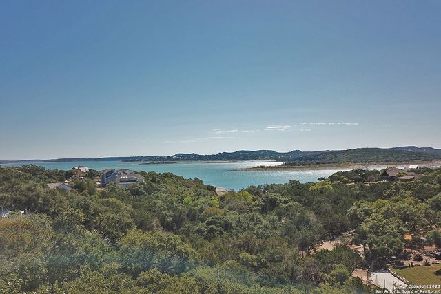 1118 Stagecoach Dr, Canyon Lake, TX 78133